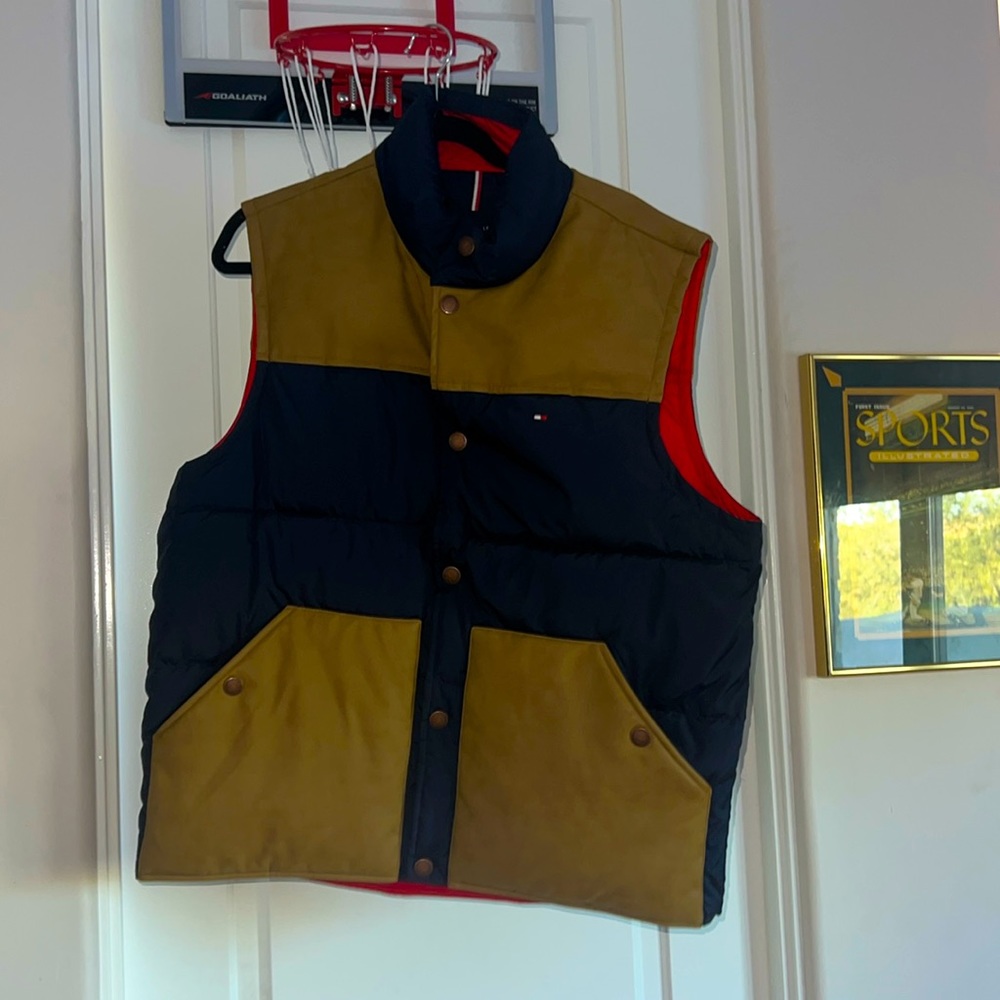 TOMMY HILFIGER VEST NWT